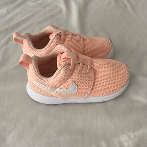 Nike toddler sneakers